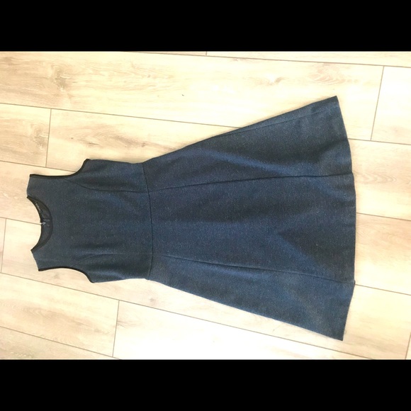 NWOT Beautiful soft navy dress, Ann Taylor size 0. Nice upper trim. - Picture 4 of 5